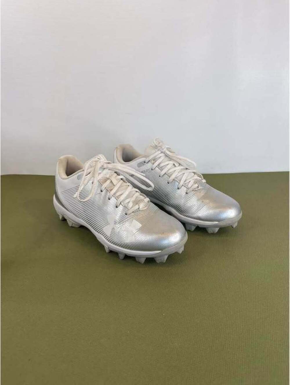 Under Armour Leadoff Low RM Youth Baseball Cleats Silver White Size 4Y